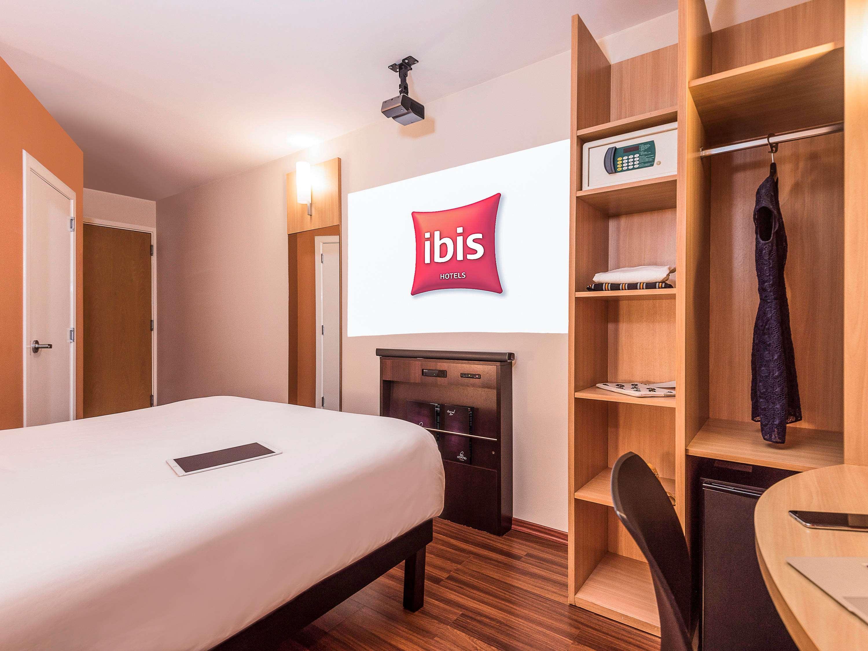 Ibis Santiago Las Condes Exterior foto