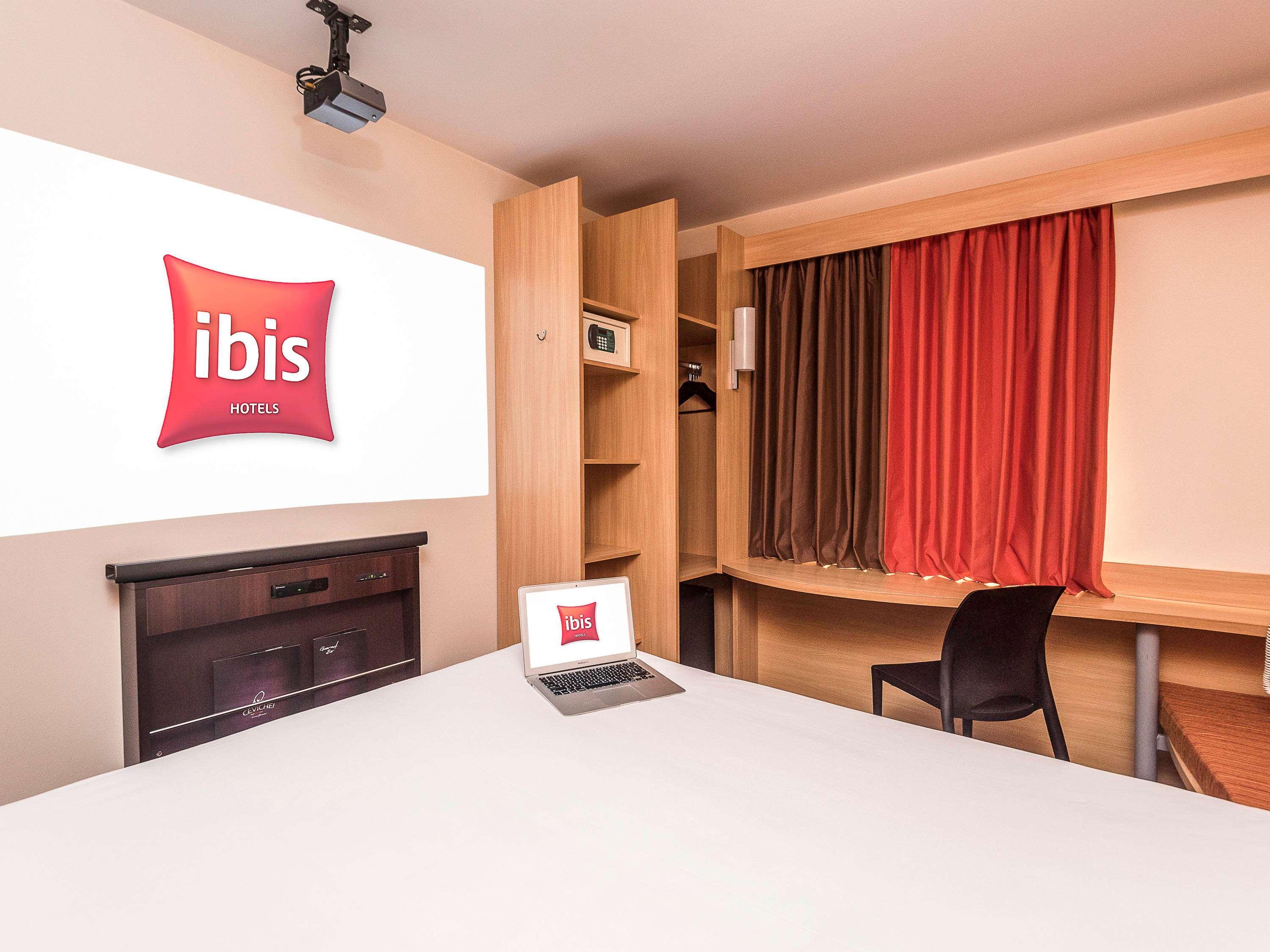 Ibis Santiago Las Condes Exterior foto