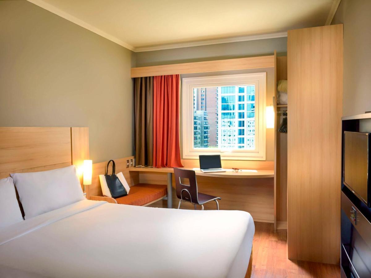 Ibis Santiago Las Condes Exterior foto